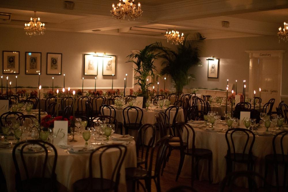The Dunraven, Hotel