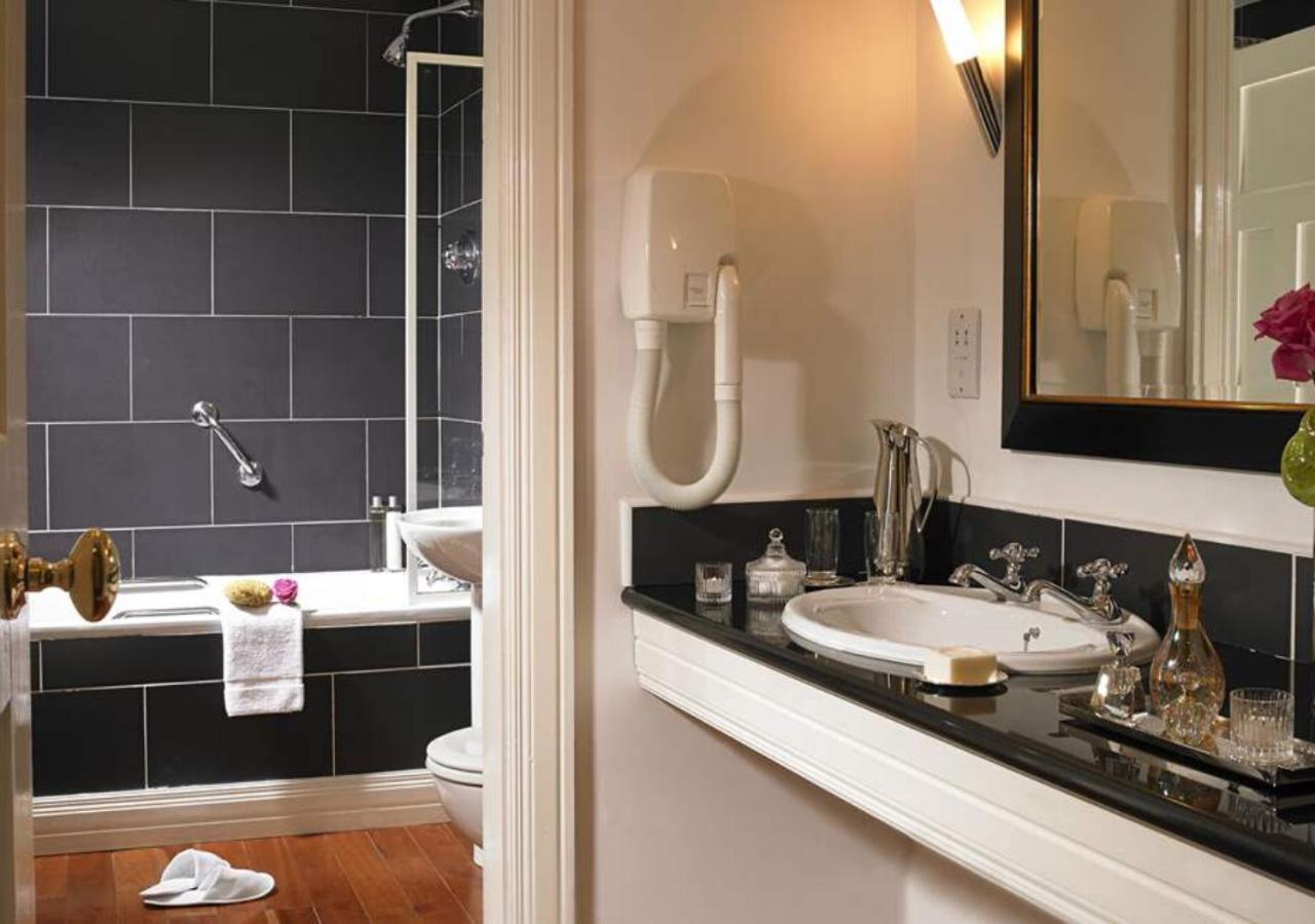 The Dunraven, Hotel